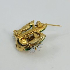 Wishing Well Brooch Enamel Flower Daisy Articulated Bucket Vintage Pin