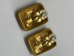 JOAN RIVERS Goldtone Cloisonne Aurora Borealis Rhinestones Flower CLIP EARRINGS