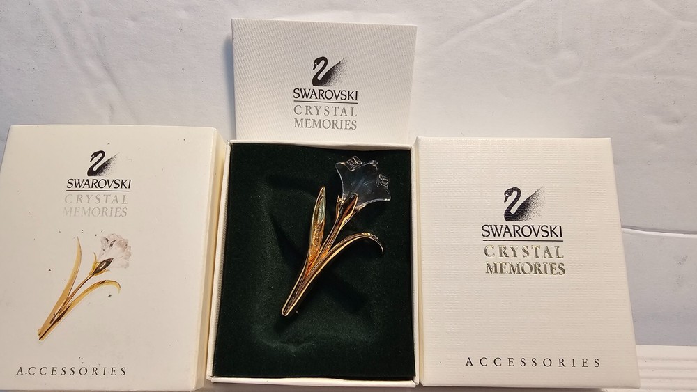 SWAROVSKI~Crystal Memories~*LILY OF THE VALLEY GOLD TONE PIN*~1.69″ Tall~Box~COA
