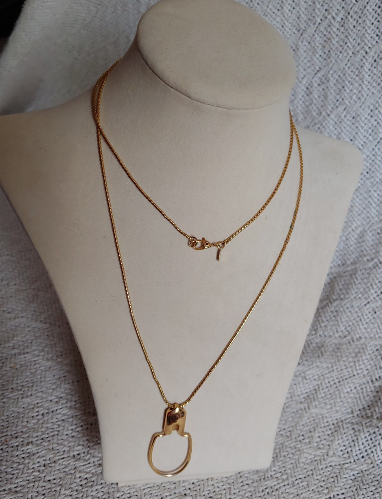 Vintage MONET Signed Necklace Charm Holder Polished Goldtone w/30″ MONET Chain