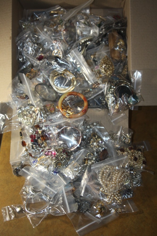 19 Lb. Lot Vintage to Modern Costume Jewelry Unsigned Signed Trifari Monet Avon+
