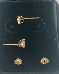 14K SOLID YELLOW GOLD STUD EARRINGS W/ TRILLIONT CUT CZ STONES – 0.68 Grams