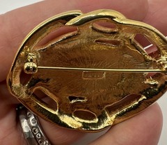 Vintage Trifari Gold Toned Black Enamel Oval Cabochon 2” Brooch Pin 80s-90s