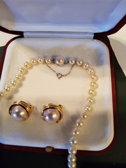 Majorica pearl 30″ necklace and clip earring set