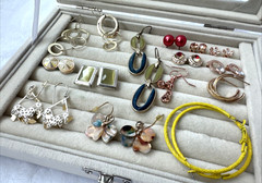 14 Pairs mix Gold Tone VTG Pierced Earrings LOT Enamel 1990s modern colorful y2k