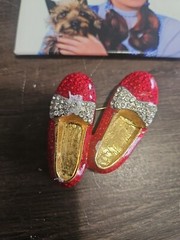 Vintage Mode Art Ruby Slippers Brooch Pin Wizard of Oz & Magnet