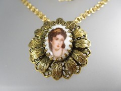 Vintage ACCESSOCRAFT Chain Porcelain Pendant Filgree Brooch Pin Necklace 836