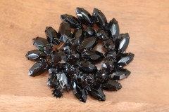 Vintage Unsigned Brooch jet black rhinestone cluster