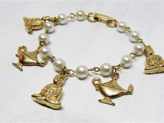 Vintage Genie & Magic Lamp Charm Bracelet for Girls- Faux Pearls- Gold Plated
