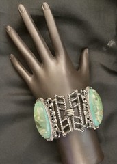 SELRO SELINI Sea Foam Green Confetti Lucite Chunky Bracelet 7.5”