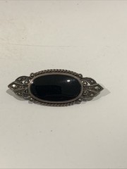 Vintage Art Deco Sterling Silver Marcasite & Oval Onyx Small Bar Brooch Pin 925