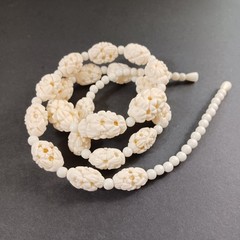 Vintage Off White Plastic Faux Bone Necklace 30in