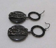 Vtg Gun Metal Black Wrapped Grey Lucite Disk Dangle Earrings Pierced