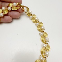 Vintage Faux Pearl Textured Goldtone Vine Leaves Leaf Collar Necklace 17”