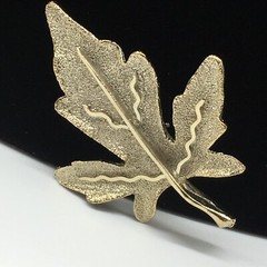 Vintage Gold Tone Maple Leaf Brooch 2.5″