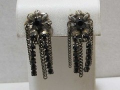 Vintage LA ROCO Black Rhinestone Gold Chain 5 Dangle Clip Earrings 1-3/4”