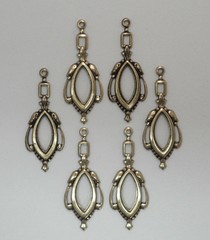 #0158 ANTIQUED GOLD FILIGREE DESIGN W/TOP HANG RING – 6 Pc Lot