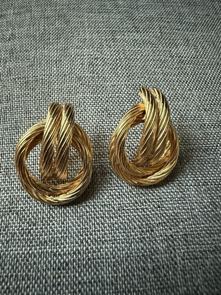 Vintage Door Knocker Knot Earrings Gold Tone Pierced Capsule Old Money Career