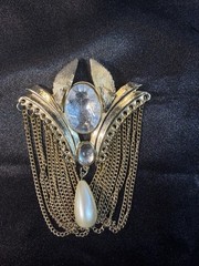 VTG Egyptian Revival Rhinestone & Pearl Statement Brooch Gold Tone Chains 3.5 In