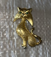 Vintage signed LG Lind Gal Goldtone Cat with Rhinestone Green Eyes