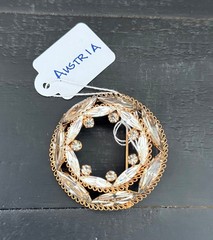 THREE VINTAGE COSTUME JEWELRY BROOCHES JULIANA AUSTRIA GOLD TONE EUC