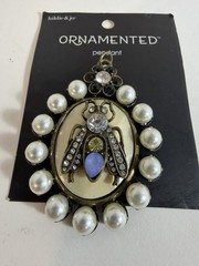 Vintage Pendant fly rhinestone faux pearls New