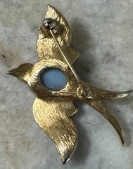 Vintage TRIFARI Alfred Philippe Jelly Belly Moonstone Opaque Swallow Bird Brooch