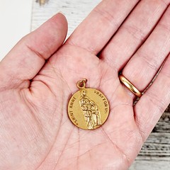 VINTAGE RETRO GOLD FILLED ST ANNE RELIGIOUS MEDAL PENDANT LOVE PEACE PRETTY