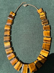 16.5″ Tiger’s Eye Hand Knotted Fan Necklace with Unknown Metal Clasp 63 grams