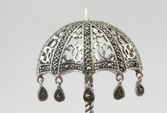 Vintage Sterling Silver Marcasite Rainy Day Umbrella with Dangles Pin 1 3/4″