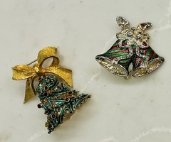VTG Lot 22 Pins Christmas Holiday Santa Ornament Tree Candle Wreath Stockin Bell