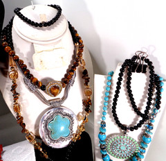 Chunky Mix Blue Red Rhinestone Figural Stone Necklace Bracelet 22 Pc Jewelry Lot