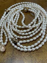 Vintage 4strand Freshwater Rice Pearl Necklace. 14/20 Floral Clasp. 104g