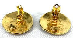 Berebi Earrings Enamel Clip Medallion Center Brown Swirl Goldtone 1.5″ Vintage