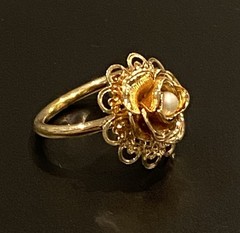 Sweet Vintage Emmons Rose Faux Pearl Ring Size 5.5-3.51gr