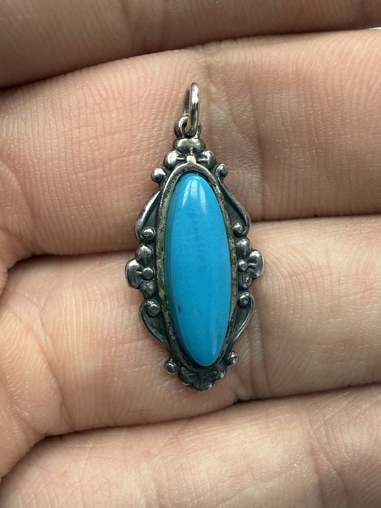 Vintage Sterling Silver Southwestern Old Pawn Turquoise Oval Pendant – 1.9g