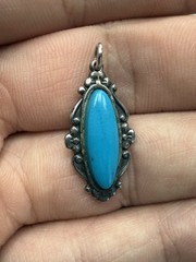 Vintage Sterling Silver Southwestern Old Pawn Turquoise Oval Pendant – 1.9g