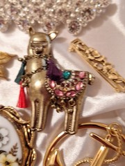 Vintage To Now Brooch Pin Lot Mixed Theme Gold-tone Silvertone Rhinestone…