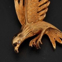 Large Vintage Americana Gold-Tone Eagle Brooch 2.5in Rhinestone Eye Bird Pin