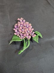 VTG ENAMEL GLASS PINK VIOLETS HYDRANGEA LILACS FLOWER BOUQUET CLUSTER BROOCH