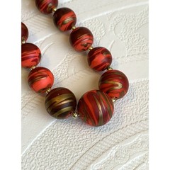 Vintage Red Gold Beaded Necklace 60s-70s Graduated Swirl Beads Barrel Clasp 24″