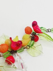 READ Vintage Italian Glass Fruit red bird leaf Salad cardinal green Necklace
