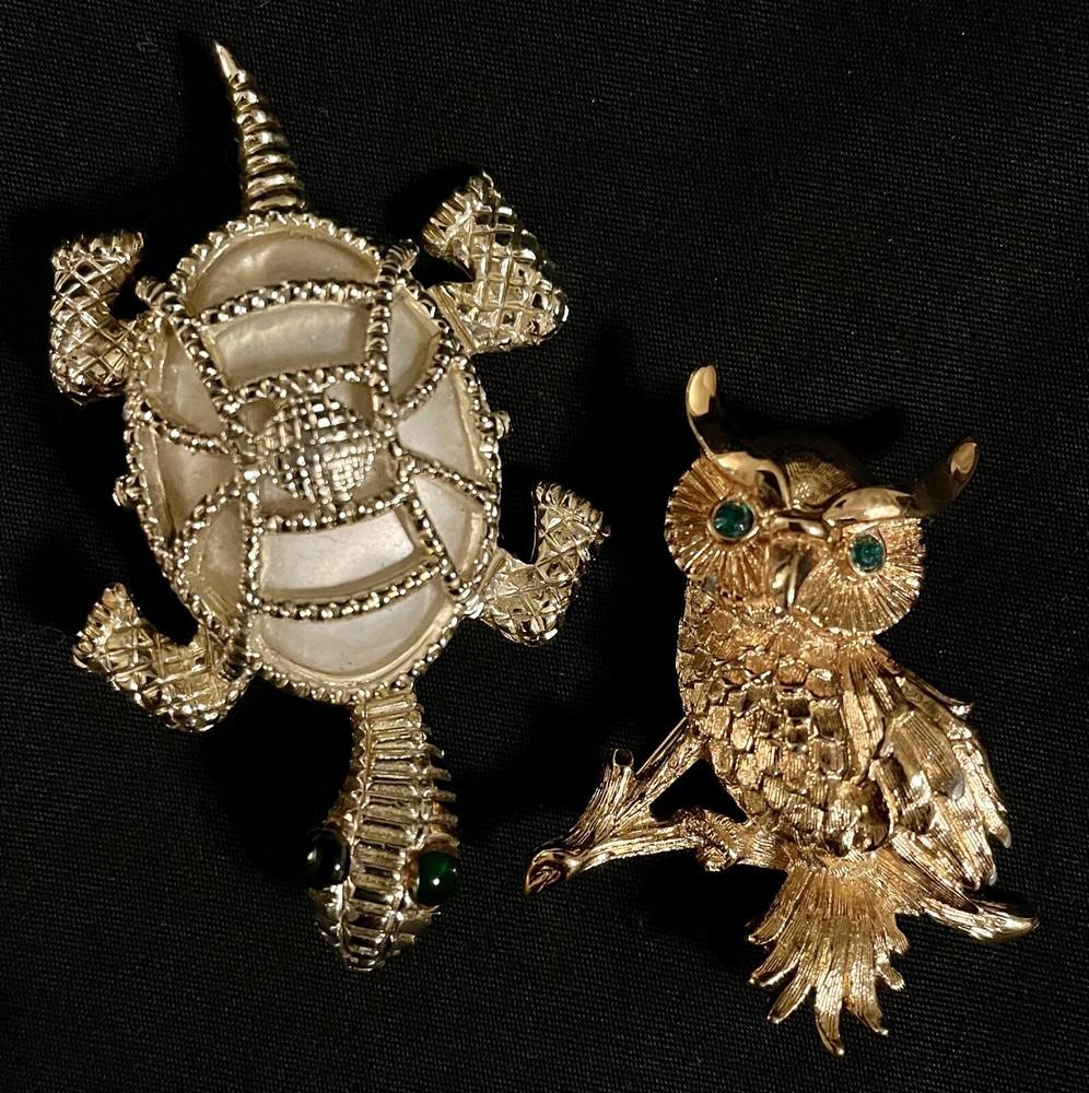TWO VINTAGE BROOCHES / PINS GREEN EYED MONET OWL & GREEN EYED TURLE