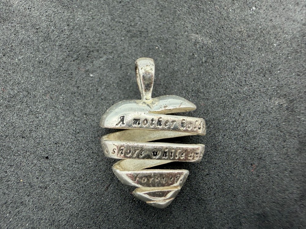 3.51g Vintage Sterling Silver 925 Heart Pendant A Mother Holds Short Forever M