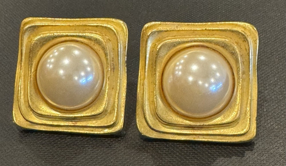 Vintage Gold Faux Pearl Earrings Delizza & Elster D&E Huge Statement 1.25” Rare
