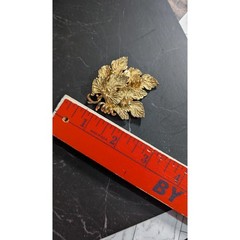 Francois Vintage Gold Tone Leaf and Acorn Brooch Pin Botanical Textured Design