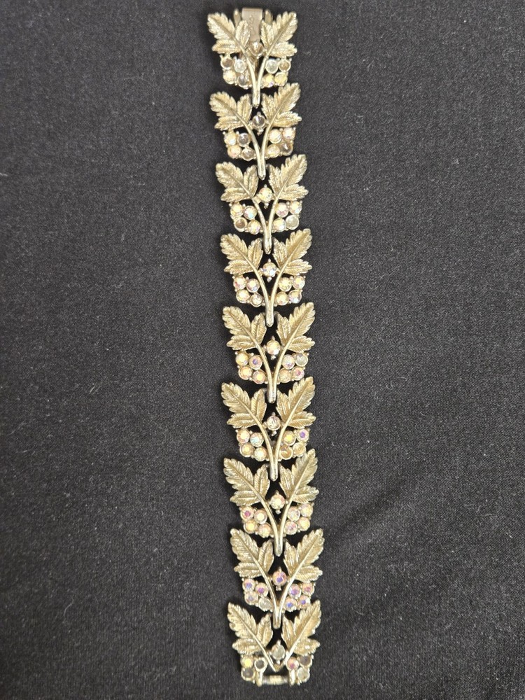 Vintage Signed Coro Gold Tone Textured Leaf Link Bracelet with Rhinestones