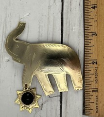 Vintage Elephant Onyx Brooch Pin Hand Etched Gold Tone Metal
