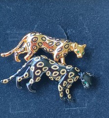 Vintage Jackie Collins Black and Gold Double Leopard Brooch