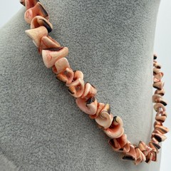 Vintage Luhuanus Shell Necklace Peach Curly Jewelry Hawaiian 16.5″ Barrel Clasp